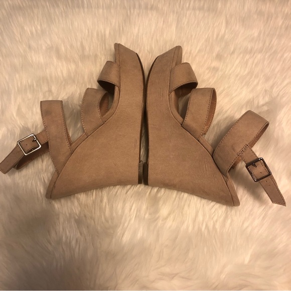 Madden Girl Blenda Wedge Sandals 7 - Picture 7 of 13